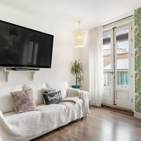 Apartamento Grande En Lavapies Alquiler Temporal Madrid Exterior photo