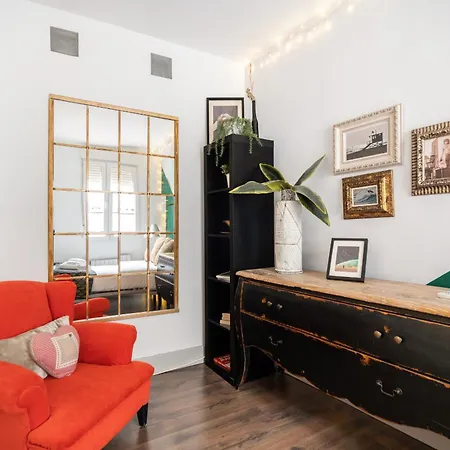Apartamento Grande En Lavapies Alquiler Temporal Madrid Exterior photo