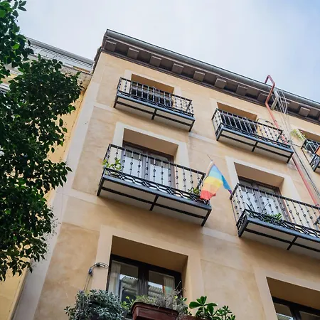Apartamento Grande En Lavapies Alquiler Temporal Madrid Exterior photo